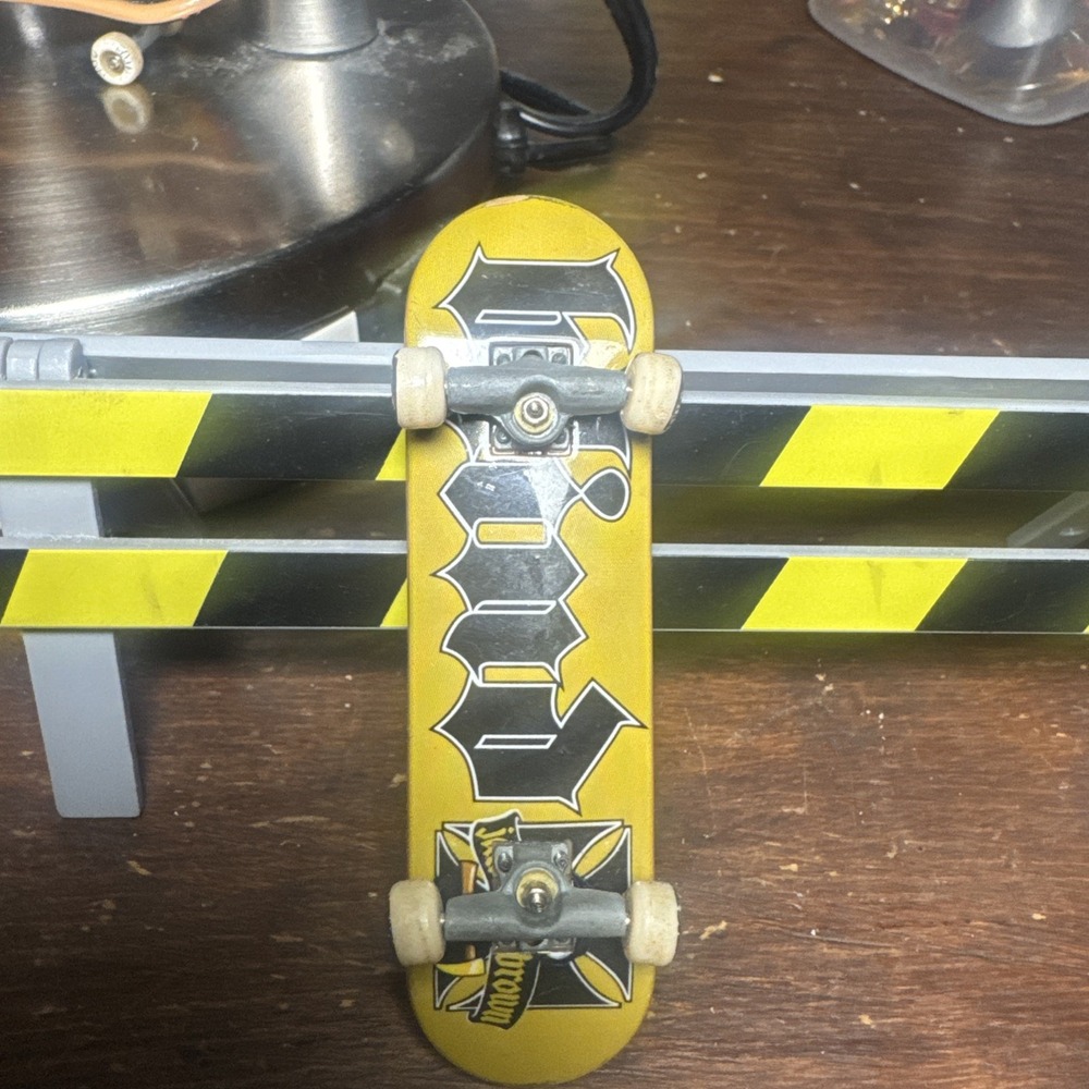 Vintage Tech Deck - Blind - Jake Brown (*Minor Scratches*)Yellow W/ Cross Design